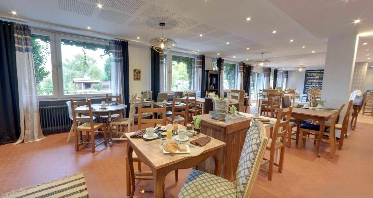 Logis Hotel Maison Carree Restaurant O Carre Dart Mereville  ภายนอก รูปภาพ