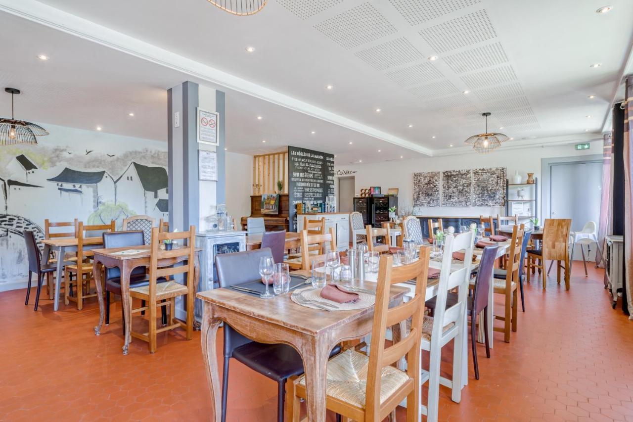 Logis Hotel Maison Carree Restaurant O Carre Dart Mereville  ภายนอก รูปภาพ