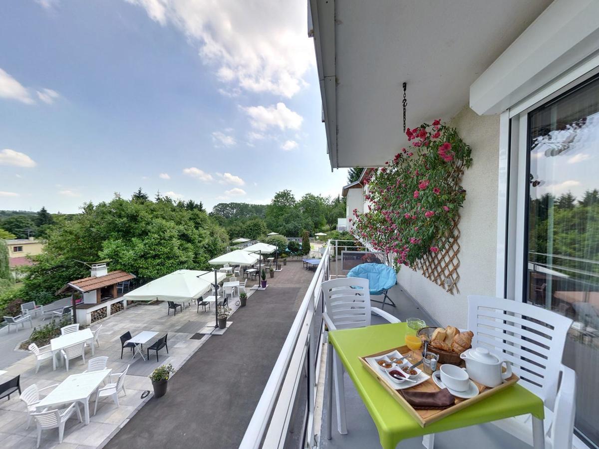 Logis Hotel Maison Carree Restaurant O Carre Dart Mereville  ภายนอก รูปภาพ
